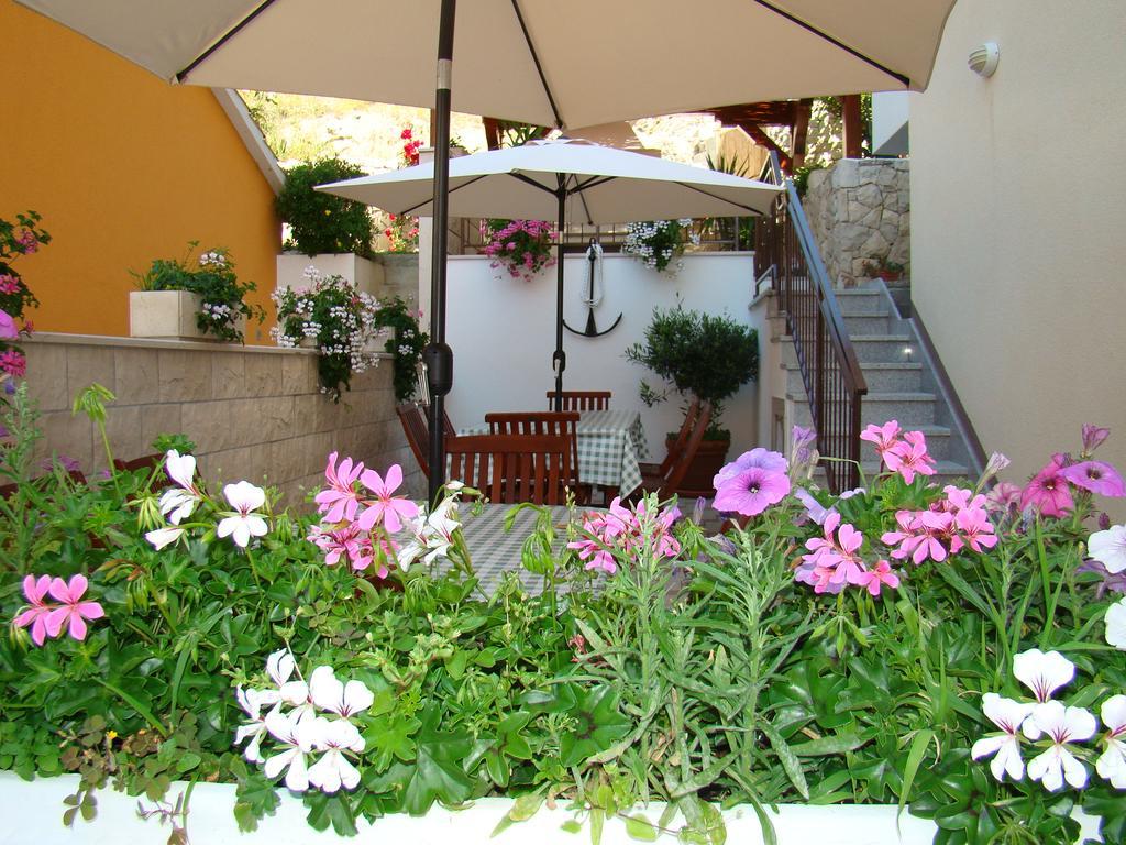 Apartments Villa Sunce Dugi Rat Exterior foto